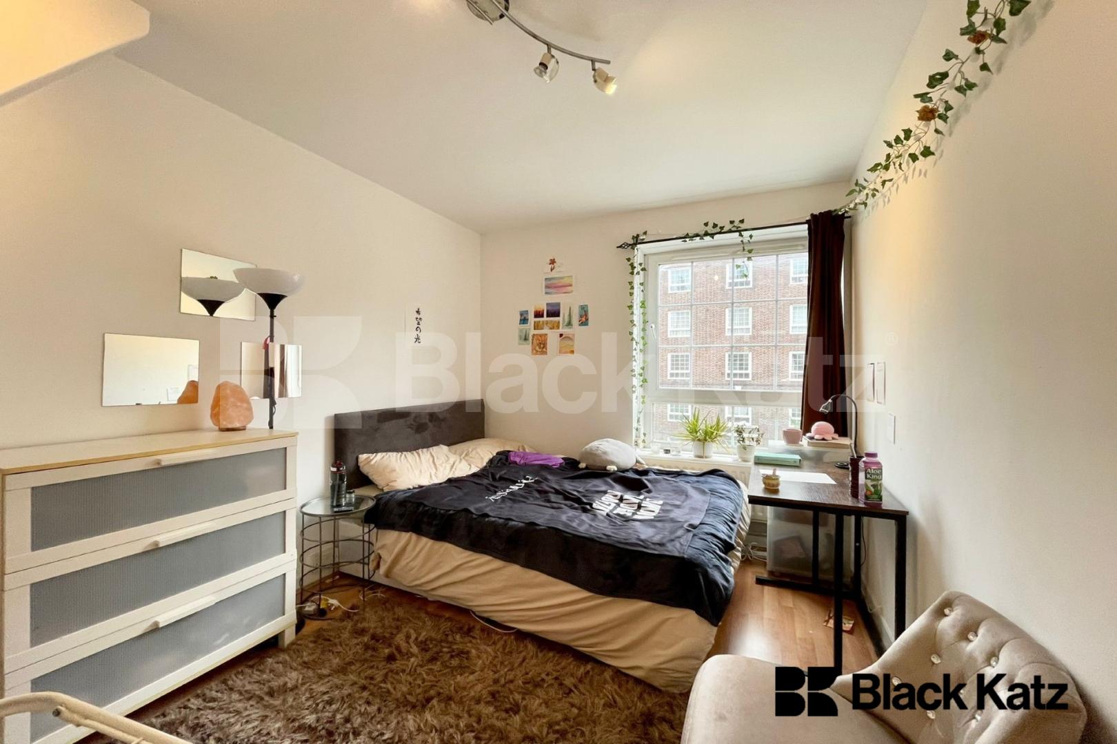 Neutrally decorated, prime location, wooden floors throughout  Law Street, Borough/London Bridge